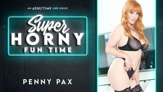 Шикарная дамочка Пенни Пакс сняла на камеру мастурбацию своей жаркой киски