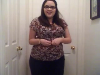 Стриптиз от молодой милой пышечки (часть 3)