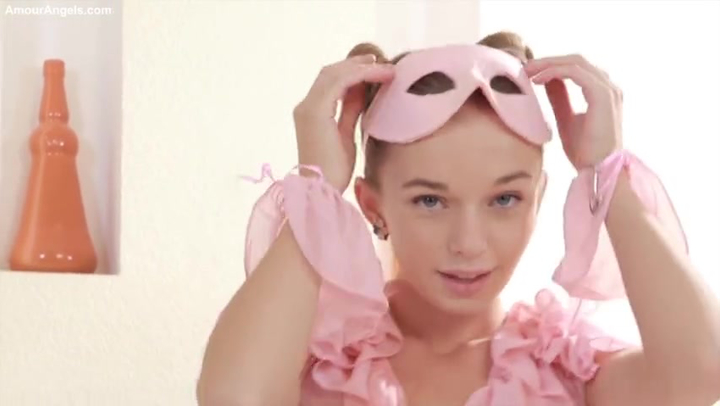 Русская эро модель позирует, Тая Карпенко (Milena D)