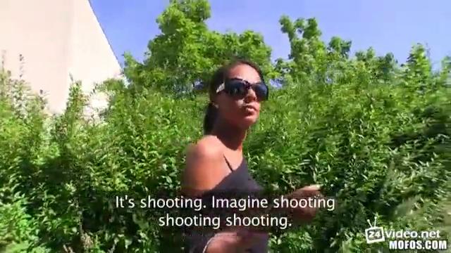 Трахнул на улице за средства