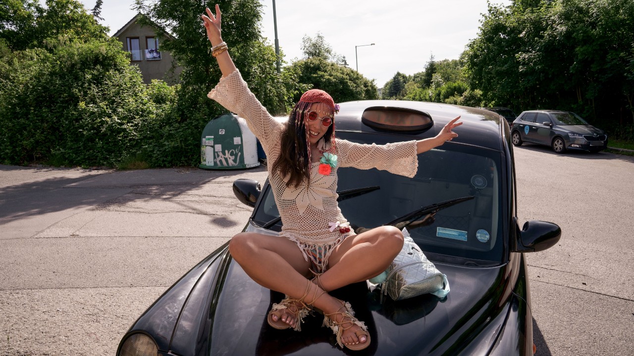 Водитель такси прожаривает клиентку