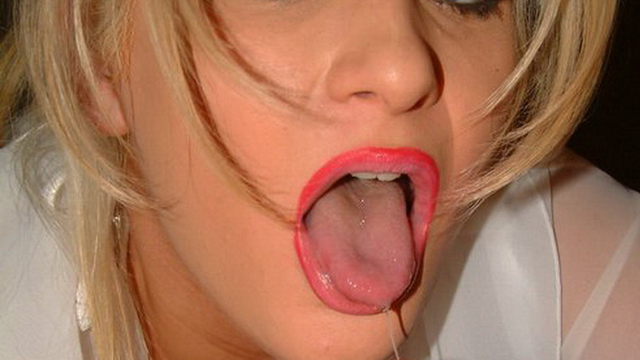 кончает на лицо молодой жене-4