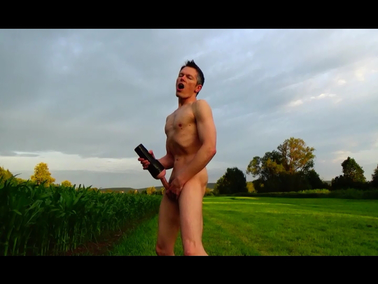 SEXY BOY наслаждаюсь на природе :-)