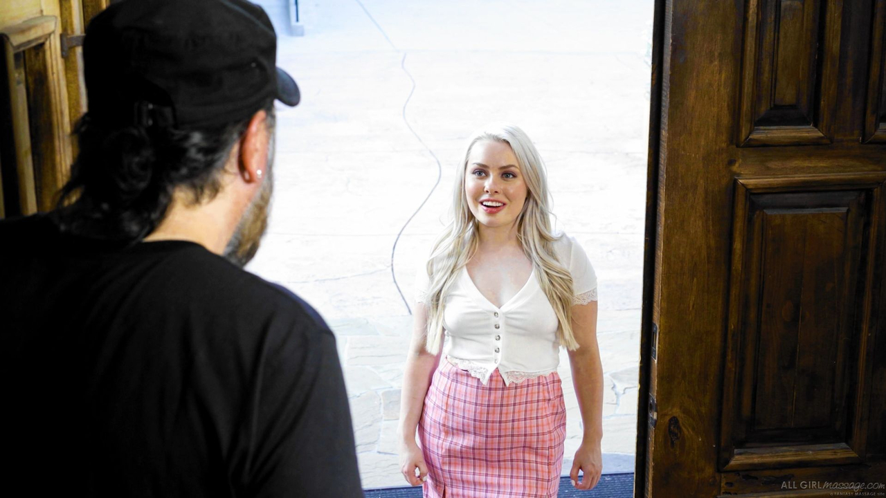 Сучки вдвоем устроили оральный секс