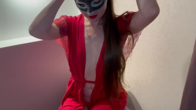 Устроила мастурбацию  своей пилотки