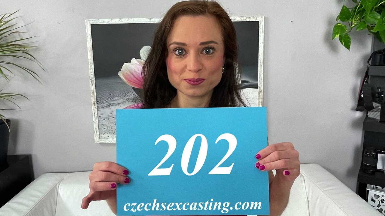 Кастинг  с молодой, член пробует телочку