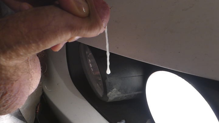 Дрочу кончаю на машину