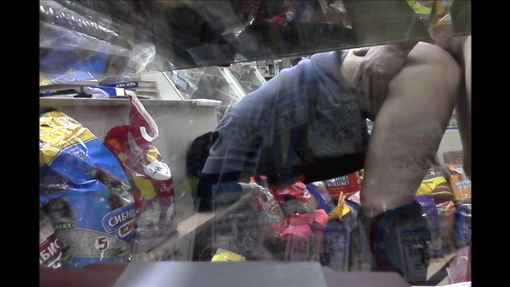 Русский секс в зоомагазине сняла скрытая камера