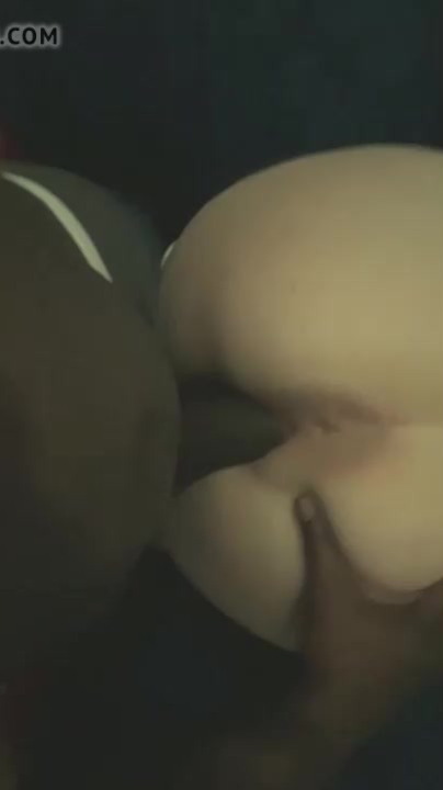 Негр пузач строчит белокожую, домашний трахач