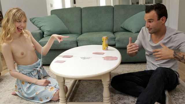 Решили сыграть в карты на раздевание а получился секс