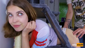 Ника застряла нарочно