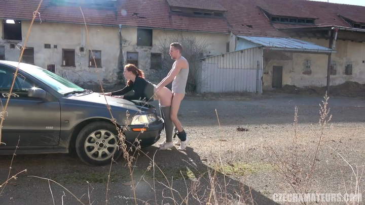 Домашнее порно с женой, рыжеволосая девка любит трахаться по всей квартире и по всему городу